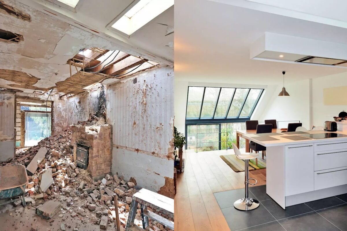 Propriétaire comparant des devis et calculant le budget travaux de sa maison